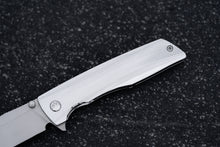 Load image into Gallery viewer, Hemlock 086