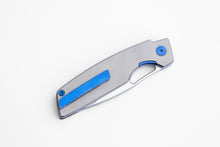 Load image into Gallery viewer, Cedar Mini