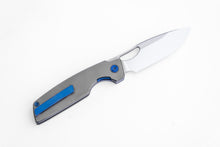 Load image into Gallery viewer, Cedar Mini